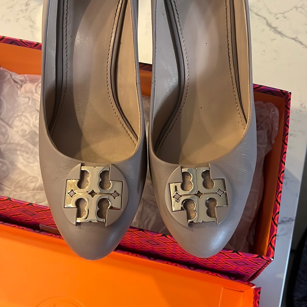 Worn twice - Tory Burch Luna 85mm wedge